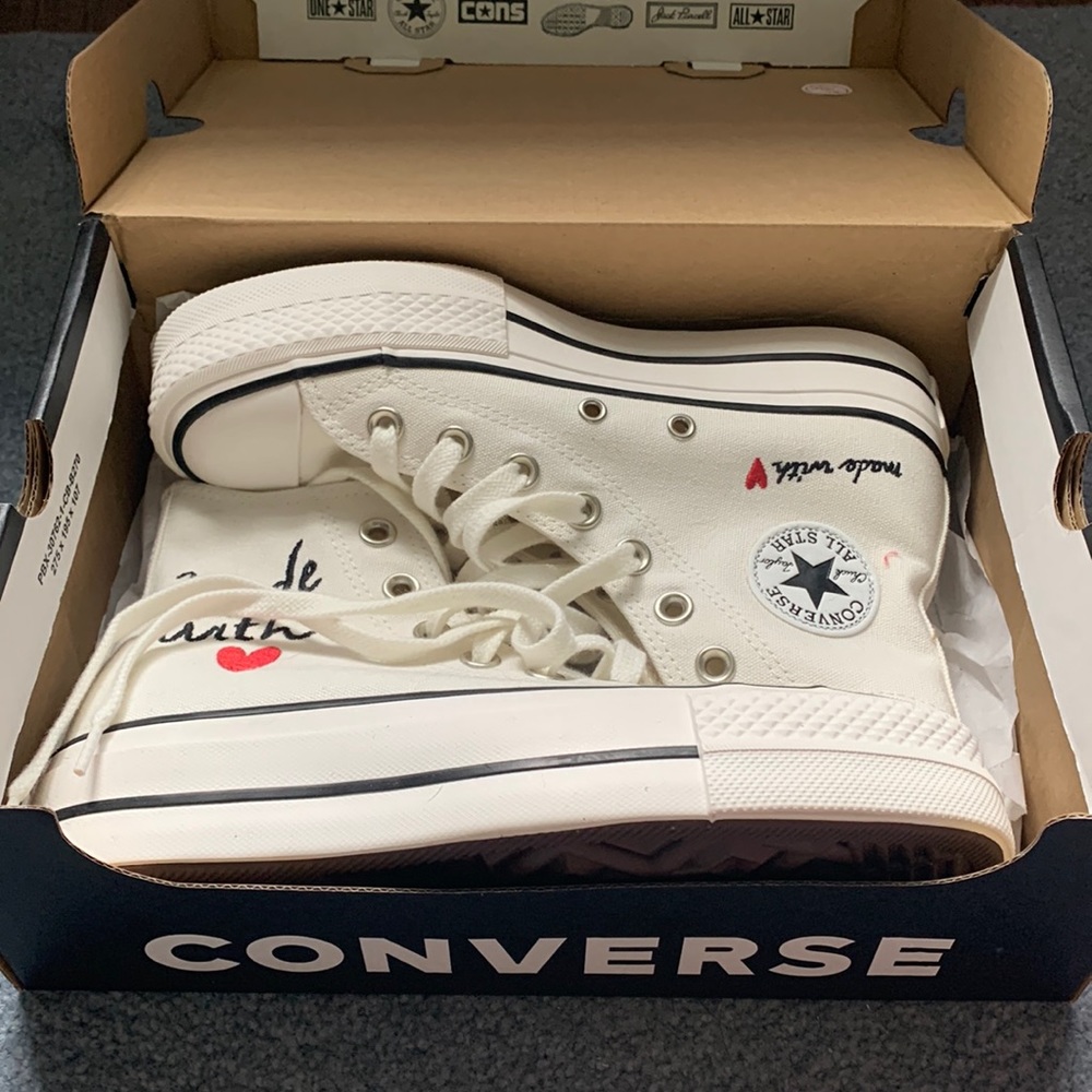 Converse platform custom “Made with ♥️”